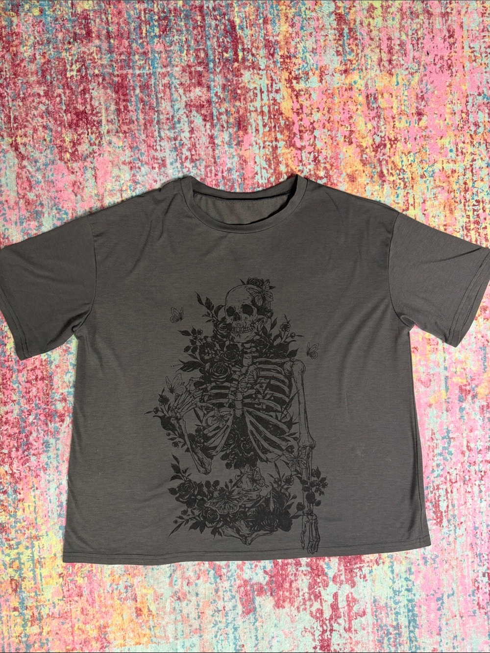 💜ROMWE Charcoal Gray Short Sleeve Tee with Black Skeleton Floral Print